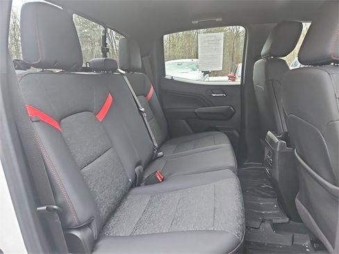 Used 2024 Chevrolet Colorado Z71 w/ Z71 Convenience Package 2 image 27