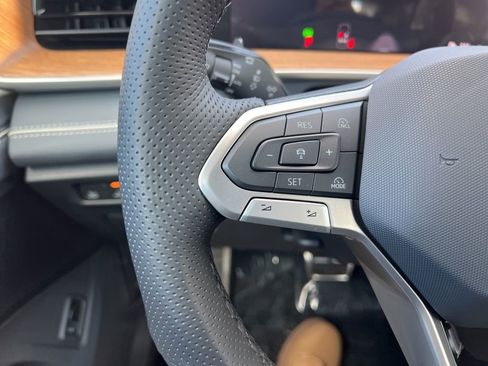 New 2026 Volkswagen Tiguan SEL R-Line image 31