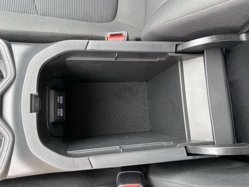 Used 2024 Toyota RAV4 LE image 39