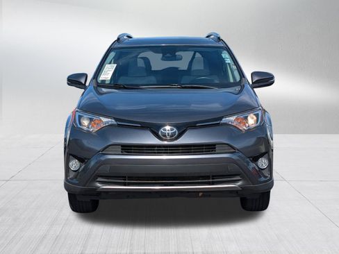 Used 2017 Toyota RAV4 XLE AWD/4WD image 2