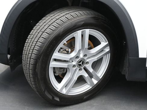 Used 2023 Mercedes-Benz GLB 250 4MATIC image 21