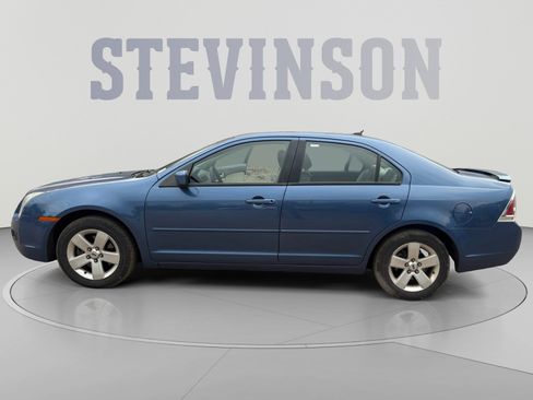 Used 2009 Ford Fusion SE FWD image 2