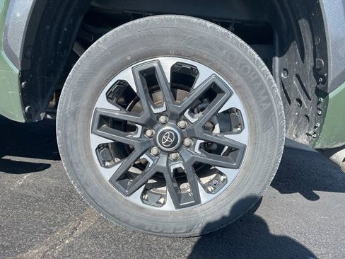 Used 2023 Toyota Tundra Limited AWD/4WD image 10