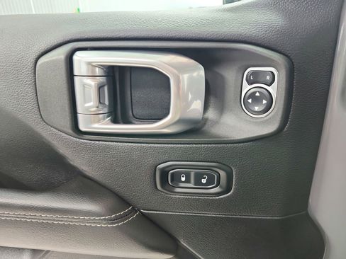 Used 2021 Jeep Wrangler Unlimited Sahara w/ LED Lighting Group image 29