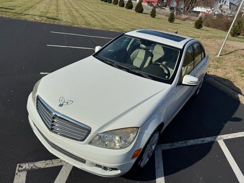 Used 2010 Mercedes-Benz C 300 Sedan image 14