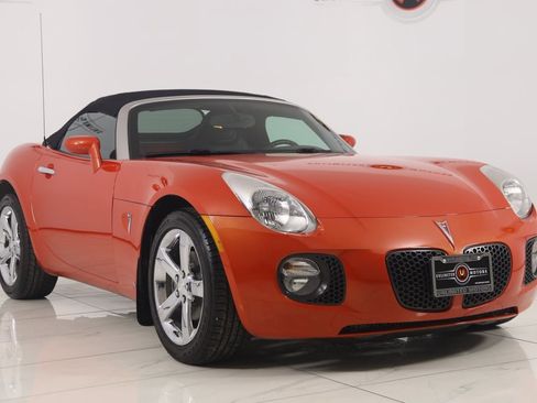 Used 2008 Pontiac Solstice GXP w/ Premium Package image 18