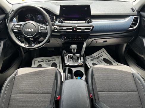 Used 2022 Kia Seltos S FWD image 12