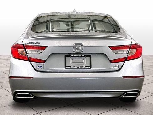 Used 2018 Honda Accord Sport image 4