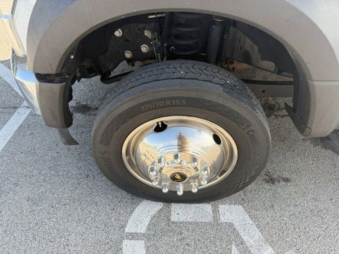 Used 2021 Ford F550 XL image 13