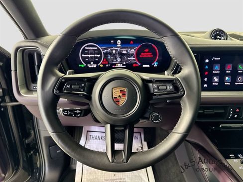 Used 2025 Porsche Cayenne Coupe AWD/4WD image 12