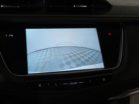 Used 2018 Cadillac XT5 Luxury w/ Driver Awareness Package image 6