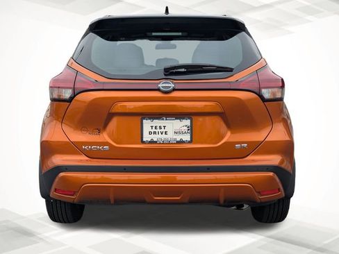 Used 2024 Nissan Kicks SR w/ SR Premium Package image 5