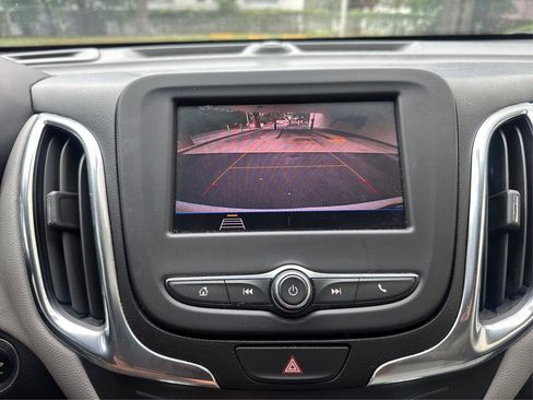 Used 2021 Chevrolet Equinox LS w/ LS Convenience Package image 23