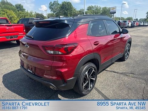 Used 2022 Chevrolet TrailBlazer RS w/ Sun and Liftgate Package AWD/4WD image 3