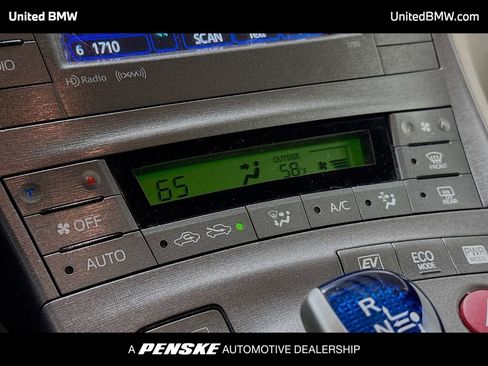 Used 2014 Toyota Prius Three image 10