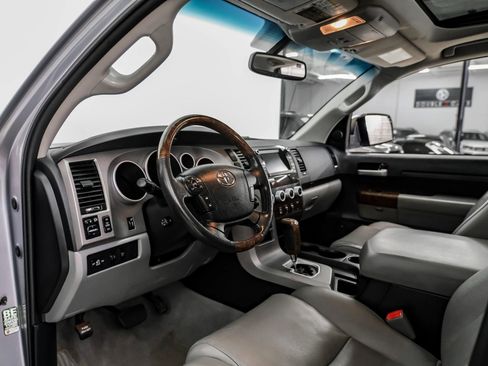 Used 2010 Toyota Tundra Limited AWD/4WD image 2