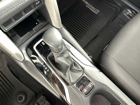 Used 2024 Toyota Corolla Cross LE image 21