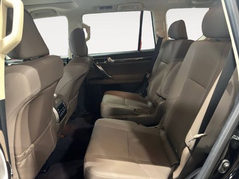 Used 2023 Lexus GX 460 Premium w/ Accessory Package image 14