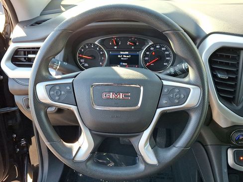 Certified 2023 GMC Acadia SLE w/ Driver Convenience Package image 11