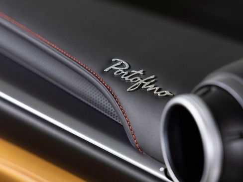 Used 2020 Ferrari Portofino image 42