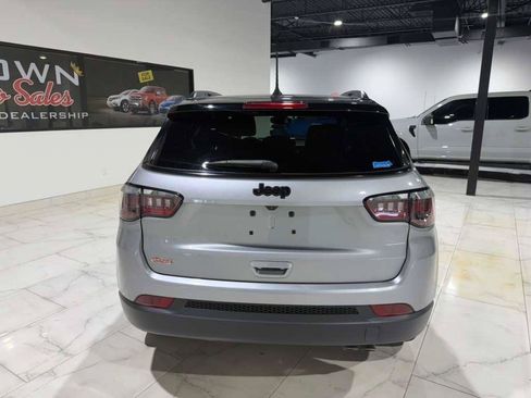 Used 2022 Jeep Compass Latitude w/ Sun and Sound Group FWD image 10