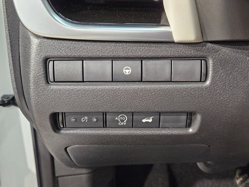 Used 2023 Nissan Rogue SL image 26