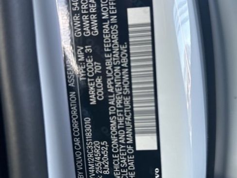 Certified 2025 Volvo XC60 B5 Plus image 28