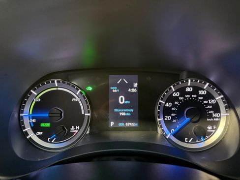 Used 2022 Toyota Highlander LE FWD image 14