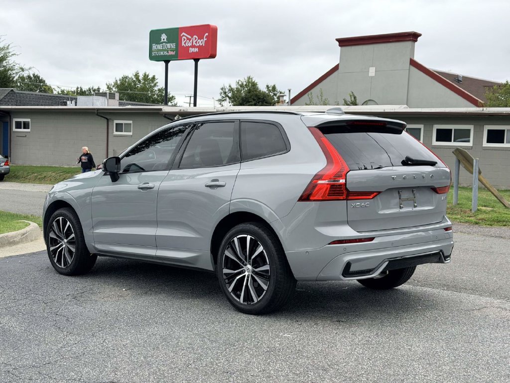 Used 2024 Volvo XC60 B5 Plus w/ Protection Package Premier AWD/4WD image 23
