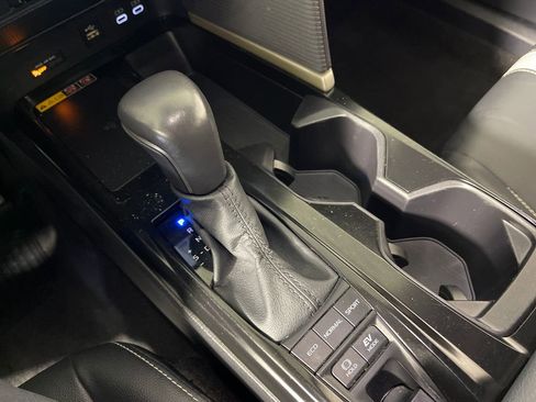 Certified 2025 Toyota Camry SE FWD image 22