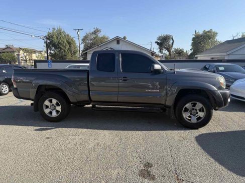 Used 2011 Toyota Tacoma PreRunner w/ TRD Sport Pkg RWD image 2