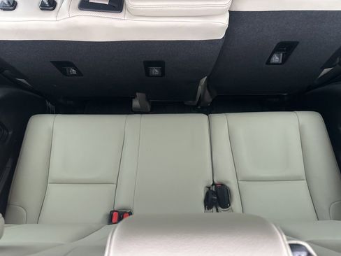 Used 2023 Subaru Ascent Limited image 7