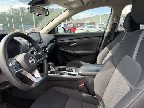 Used 2024 Nissan Sentra SV FWD image 4