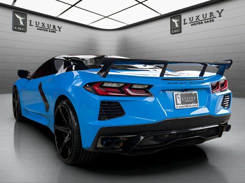 Used 2021 Chevrolet Corvette Stingray Coupe w/ Z51 Performance Package RWD image 6