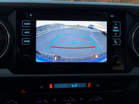 Used 2016 Toyota Tacoma TRD Sport w/ Premium & Technology Package image 20