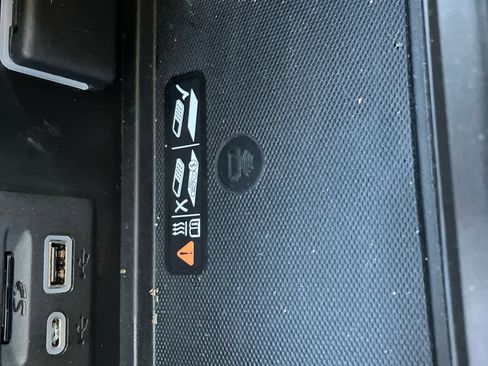 Used 2023 Buick Envision Avenir image 34