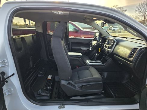 Used 2021 Chevrolet Colorado LT w/ Fleet Safety Package image 13