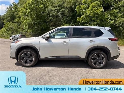 Used 2024 Nissan Rogue SV AWD/4WD image 8