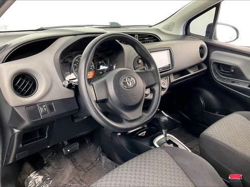 Used 2016 Toyota Yaris L image 16