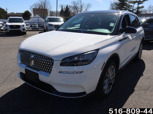 Used 2022 Lincoln Corsair AWD w/ Premium Package image 9