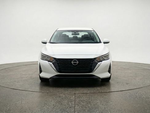 Used 2025 Nissan Sentra SV image 2