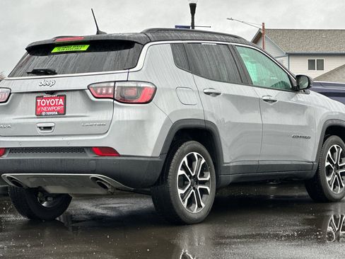 Used 2023 Jeep Compass Limited image 4