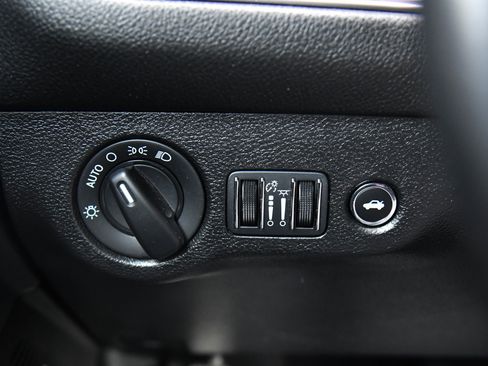 Used 2023 Dodge Challenger GT image 27