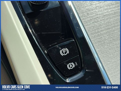 Certified 2023 Volvo XC60 T8 Plus image 29