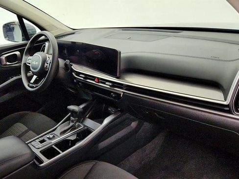 Used 2025 Kia Sorento LX FWD image 23