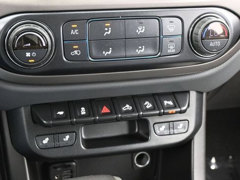 Used 2019 Chevrolet Colorado Z71 RWD image 21