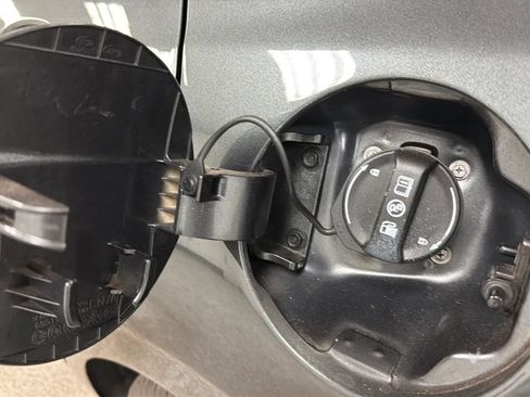 Used 2021 Hyundai Elantra SEL w/ Convenience Package FWD image 27