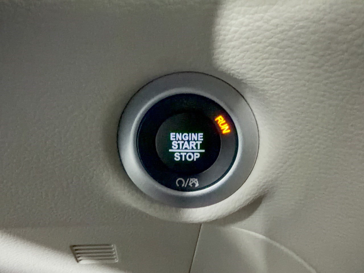 Used 2024 Chrysler Pacifica Limited FWD image 20