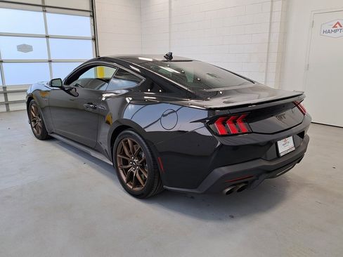 Used 2024 Ford Mustang GT Premium image 7