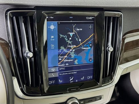 Used 2017 Volvo S90 T6 Momentum w/ Vision Package image 5